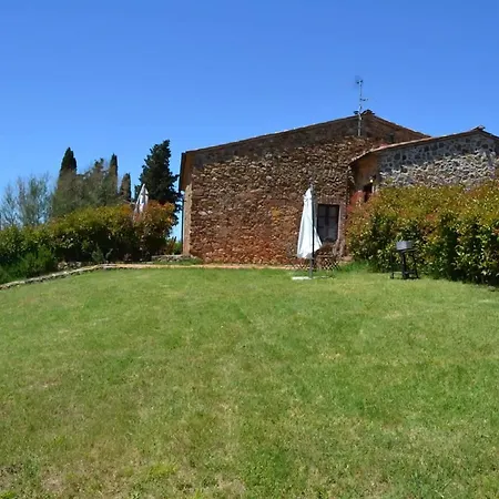 Daire Mit Offenem Schlafboden Und Garten